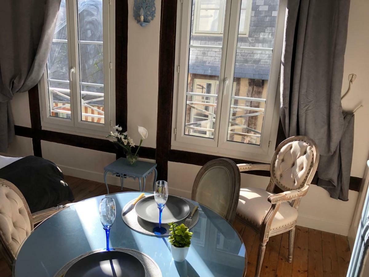 La Parenthese Du Capucin Apartment Honfleur Bagian luar foto