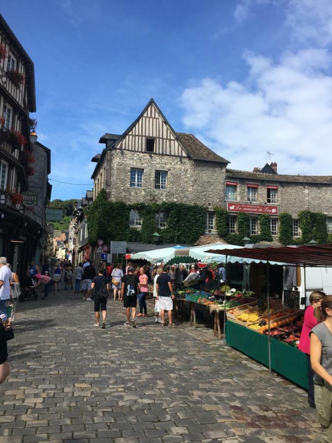 La Parenthese Du Capucin Apartment Honfleur Bagian luar foto
