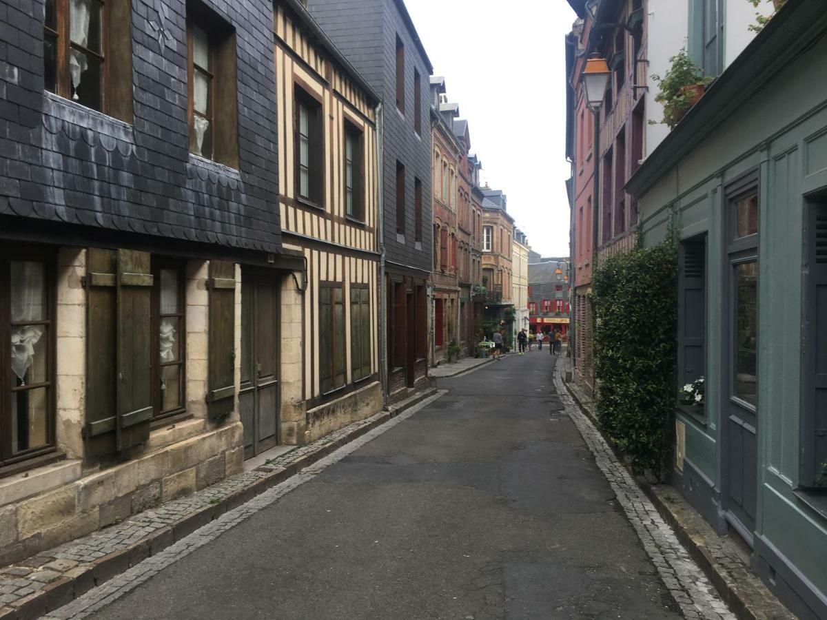 La Parenthese Du Capucin Apartment Honfleur Bagian luar foto